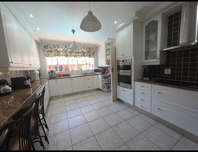 4 BEDROOM HOUSE FOR SALE IN SUNWARD PARK